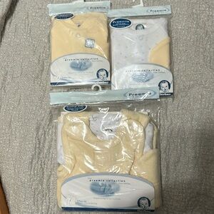 Gerber boy or girl preemie yellow lot 3-5 lbs
